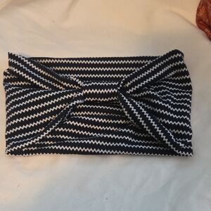 Black and White Zigzag Design Striped Headband